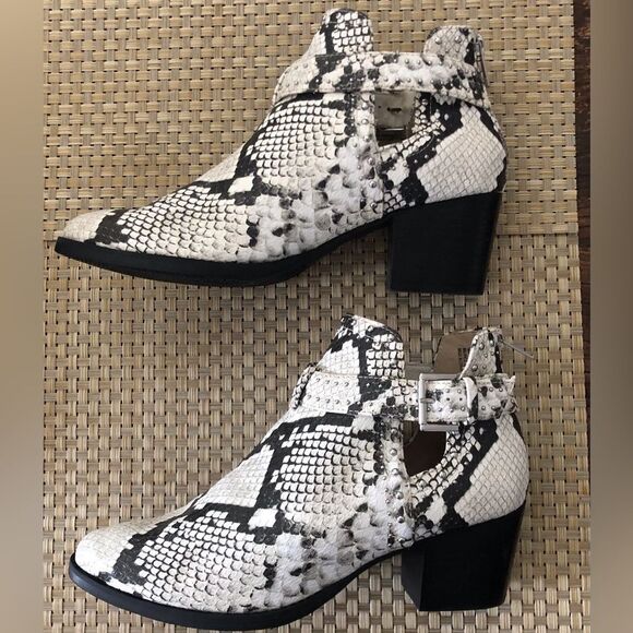 BP. Nordstrom Brand Sadey Snake Print Studded Cut Out Ankle Boots Size 7.5 - Picture 8 of 10